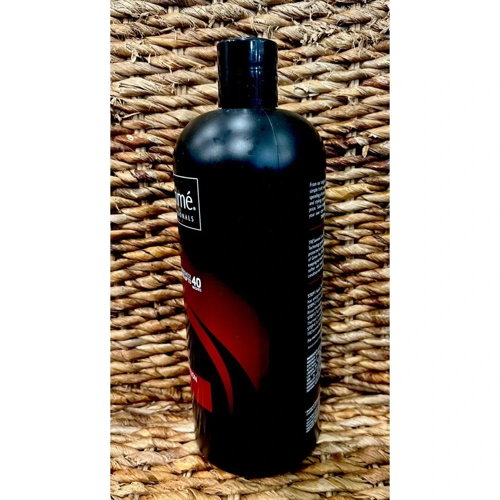 Tresemme Professional Color Revitalize Shampoo Treated Hair Protection 32oz‎ NEW